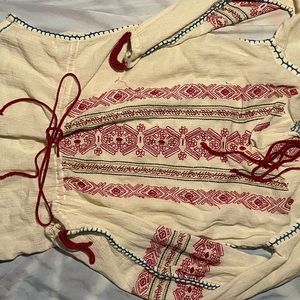 Cute blouse with embroidery detail